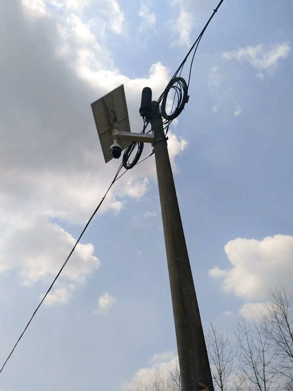 烏魯木齊智慧農場用 OKEYSET 太陽能無線監控一體機