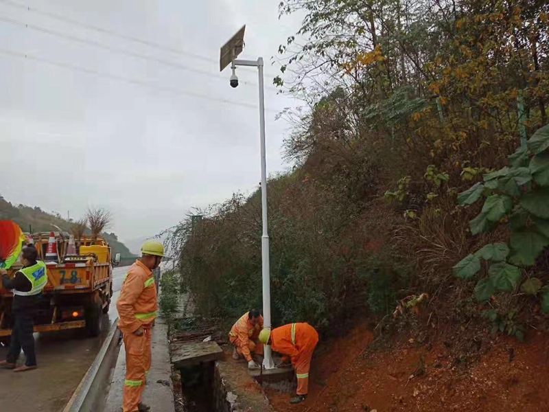 湖南郴州公路局用OKEYSET太陽能4G監控一體機