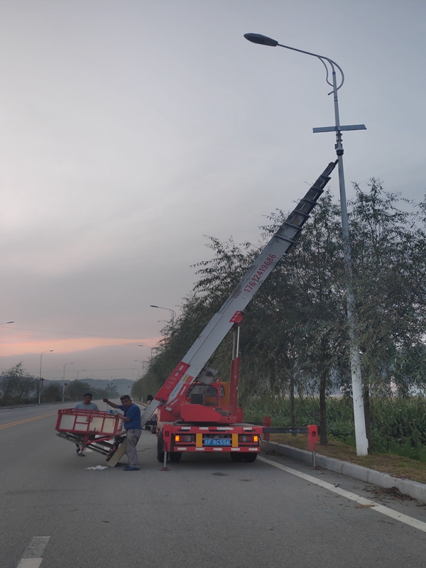 吉林延邊治安聯防平安新農村用水源監控用okeyset太陽能監控攝像頭