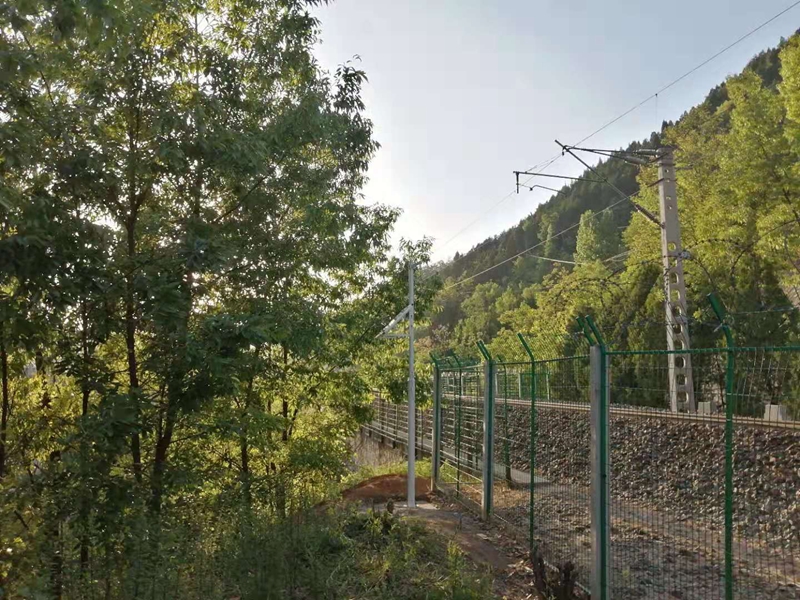 中鐵鄭州鐵路總局鄭州段用集創科技太陽能無線遠程監控供電系統